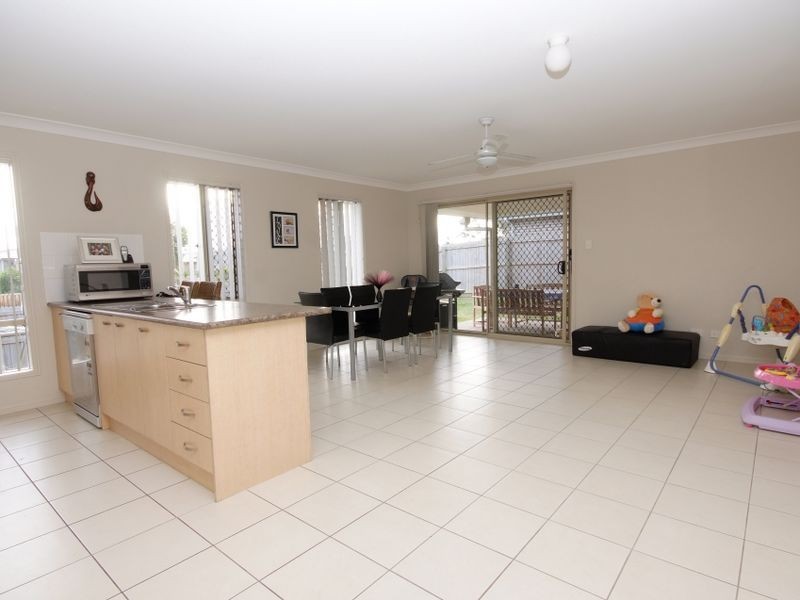 10 Lucy Street, Marsden QLD 4132