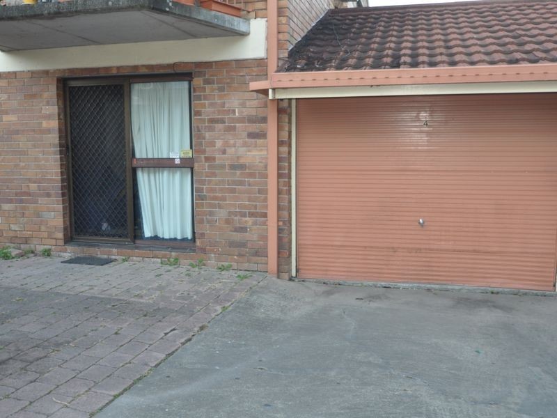 1/6 Cowper Avenue, Eagleby QLD 4207