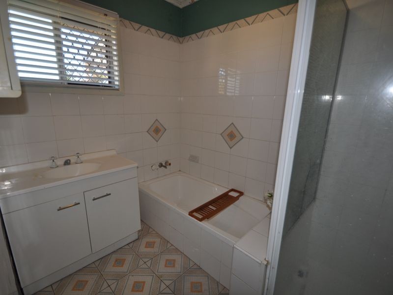 9 Brown Avenue, Logan Central QLD 4114