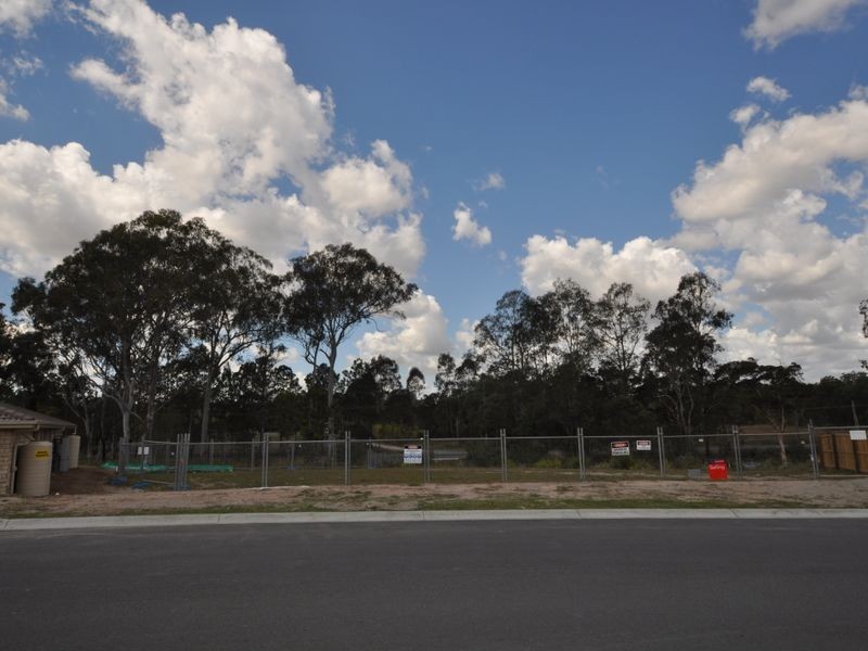 8 Basinghall Place, Marsden QLD 4132