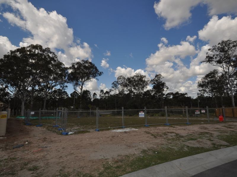 8 Basinghall Place, Marsden QLD 4132