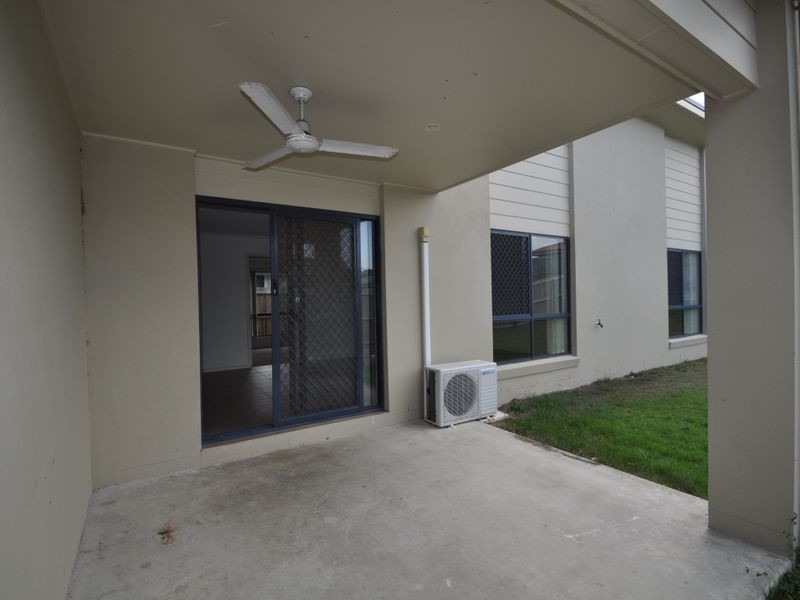 8 Stoneleigh Way, Holmview QLD 4207