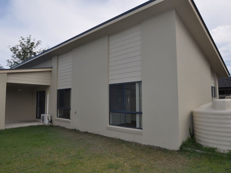 8 Stoneleigh Way, Holmview QLD 4207