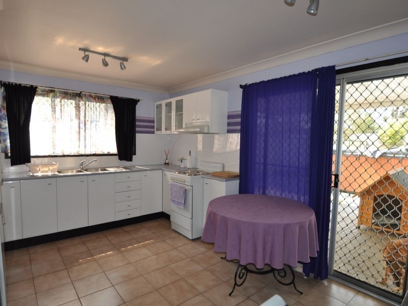 98 Jacaranda Avenue, Logan Central QLD 4114