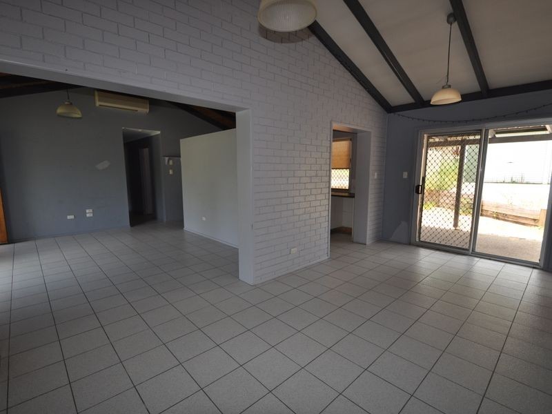 27 Nerine Street, Kingston QLD 4114