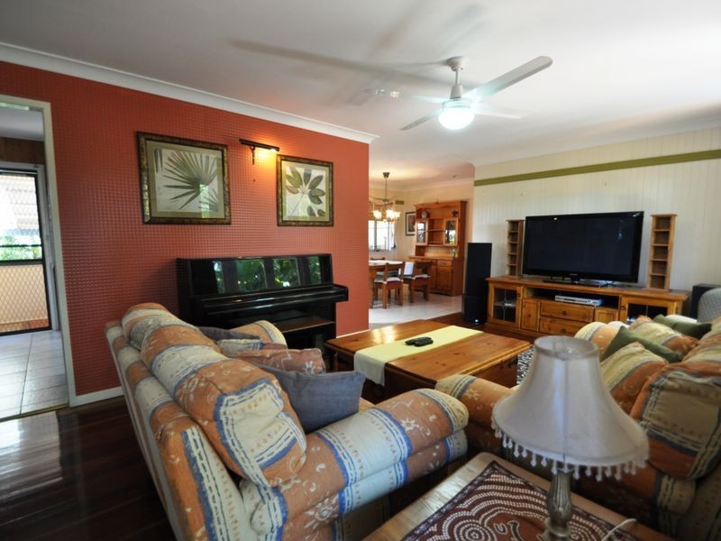 28 Lake Road, Slacks Creek QLD 4127