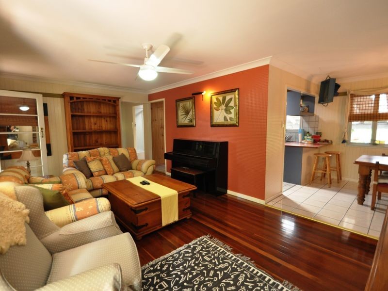 28 Lake Road, Slacks Creek QLD 4127