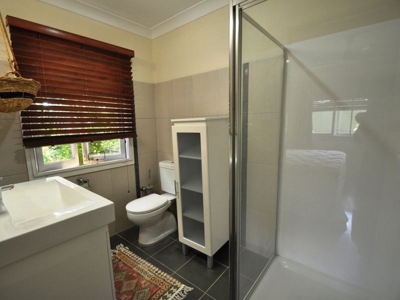 28 Lake Road, Slacks Creek QLD 4127