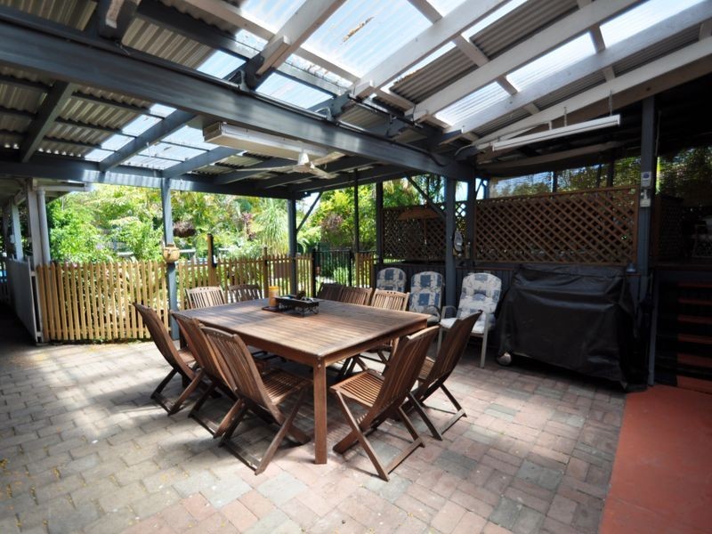 28 Lake Road, Slacks Creek QLD 4127