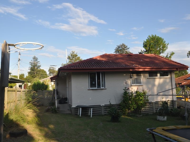 11 Mullen Street, Woodridge QLD 4114