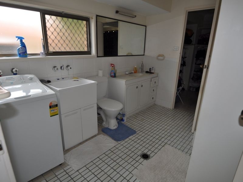 12 Carlos Street, Hillcrest QLD 4118