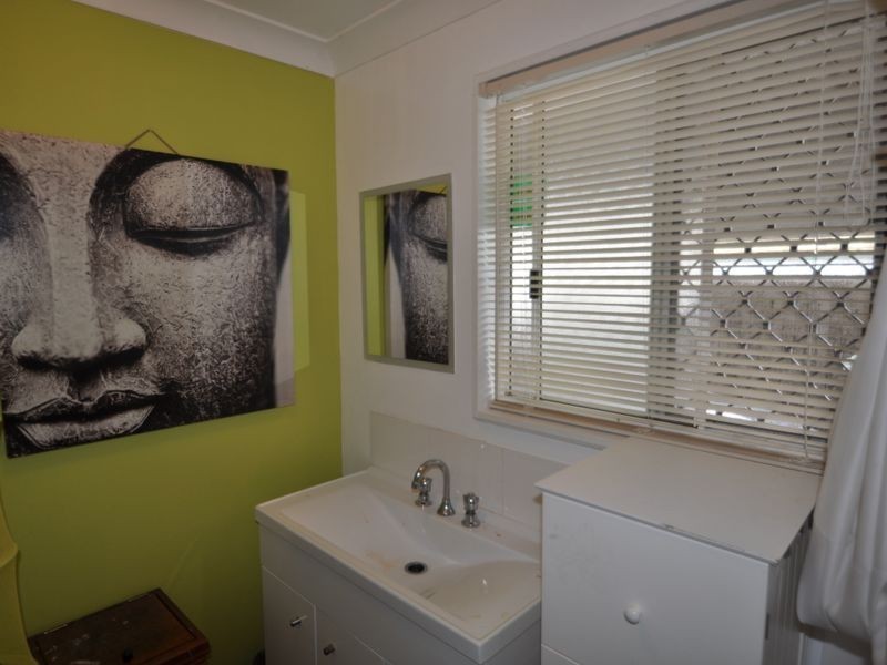 18 Love Street, Crestmead QLD 4132