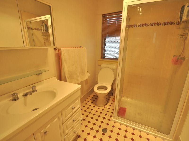 92 Railway Parade, Woodridge QLD 4114