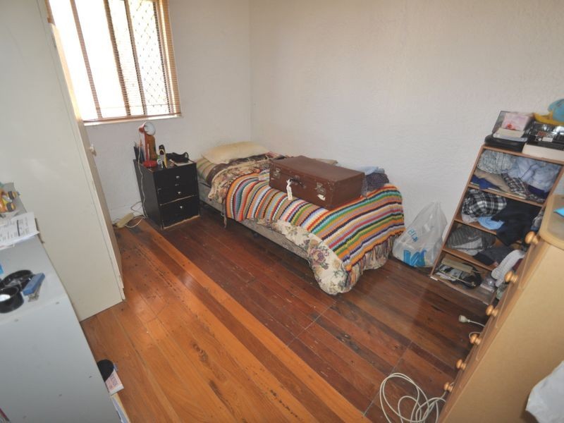 92 Railway Parade, Woodridge QLD 4114