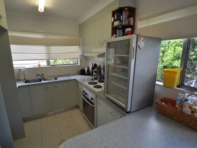 6 Myra Street, Kingston QLD 4114
