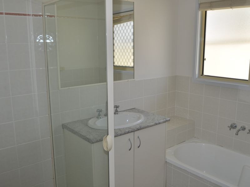 2 Robur Street, Marsden QLD 4132