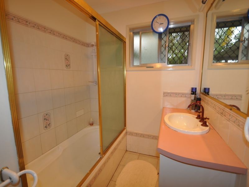 8 Bligh Street, Woodridge QLD 4114
