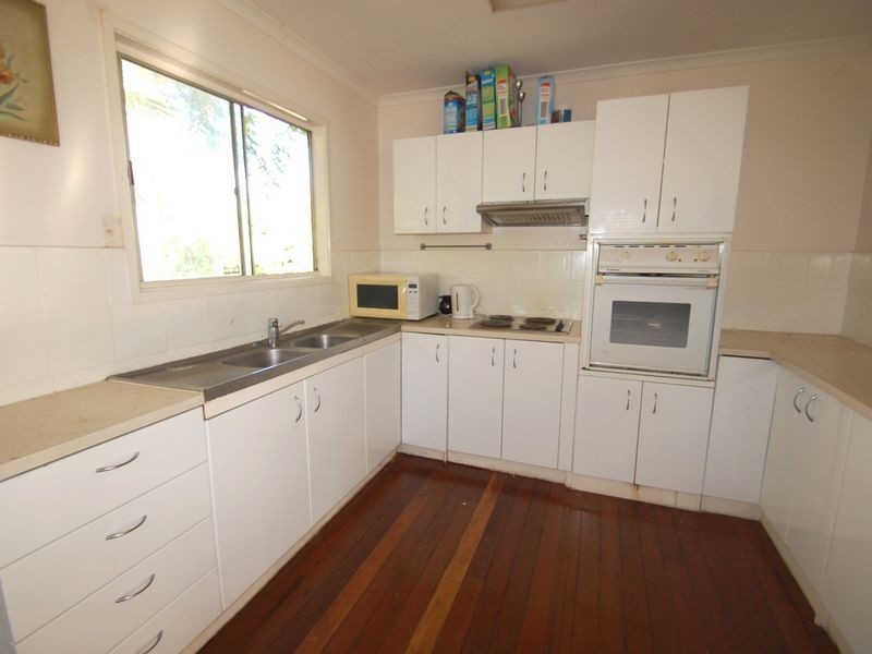 8 Ellen Street, Kingston QLD 4114