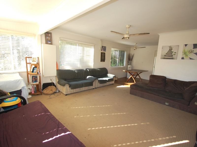 8 Ellen Street, Kingston QLD 4114