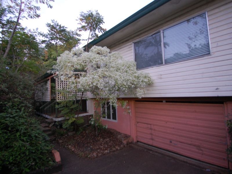 2 Leonard Street, Kingston QLD 4114