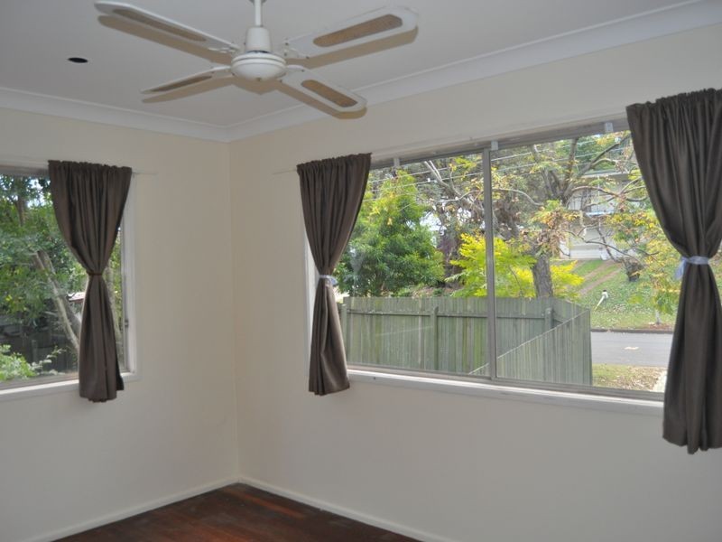 2 Leonard Street, Kingston QLD 4114