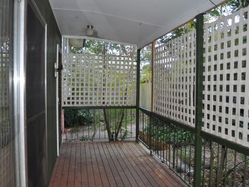 2 Leonard Street, Kingston QLD 4114