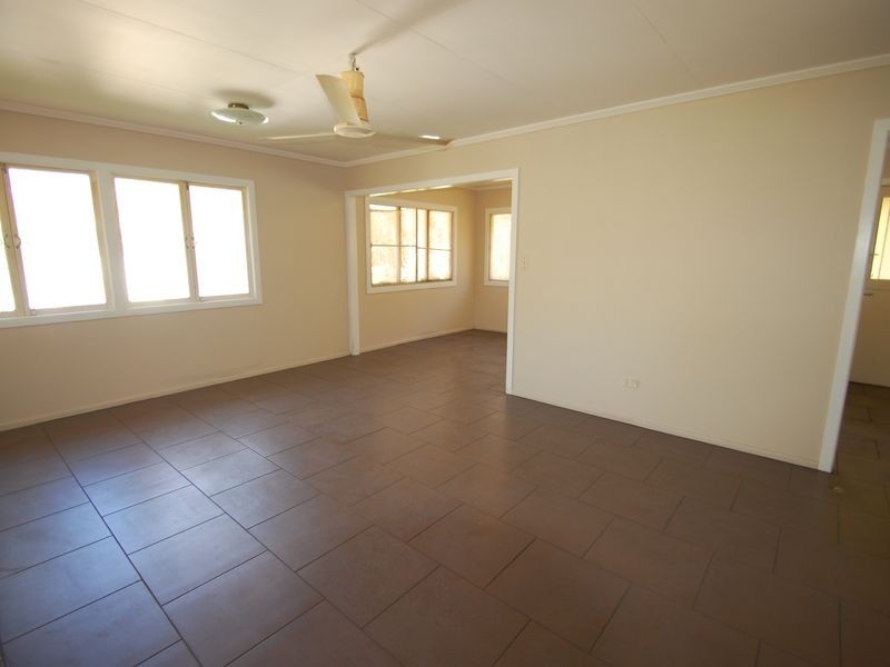 61 Poplar Avenue, Woodridge QLD 4114