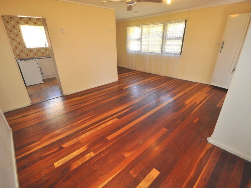 13 Fleur Street, Woodridge QLD 4114