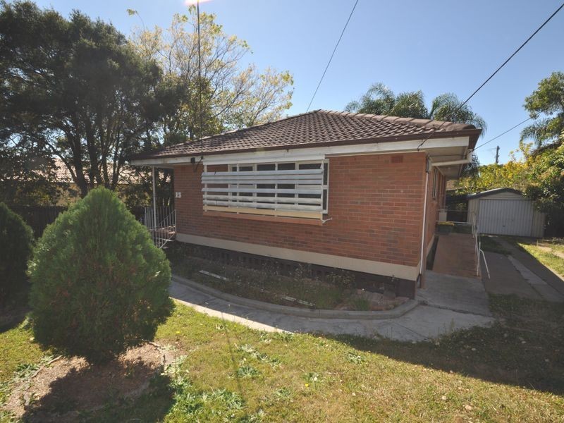 13 Fleur Street, Woodridge QLD 4114