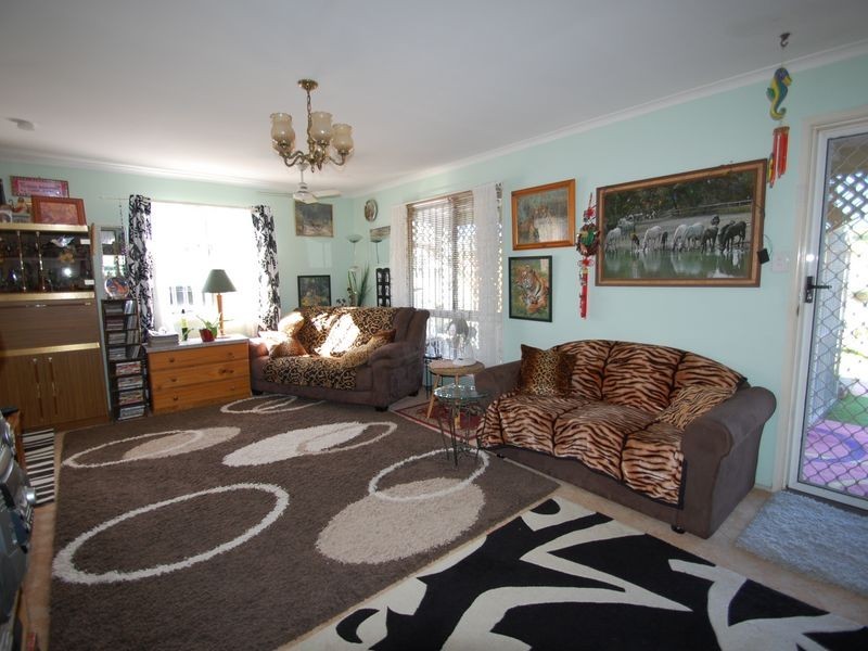 98 Waratah Drive, Crestmead QLD 4132