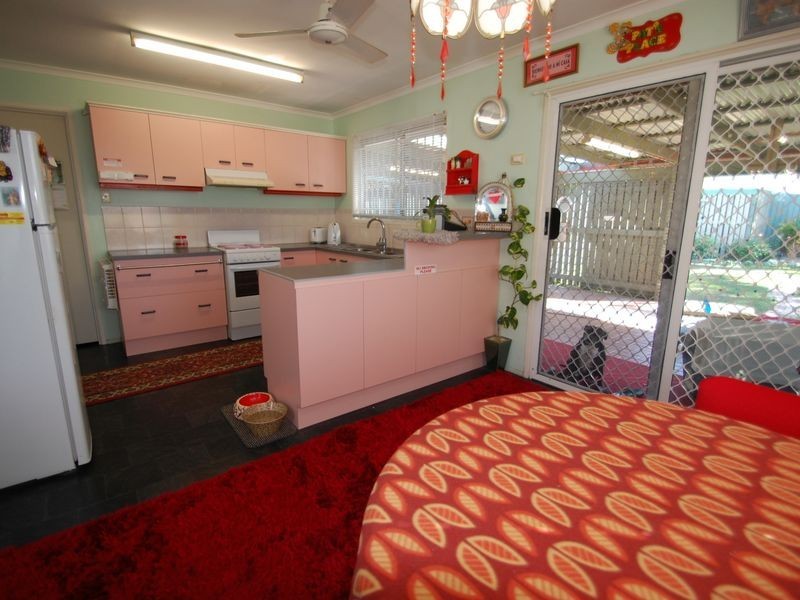 98 Waratah Drive, Crestmead QLD 4132