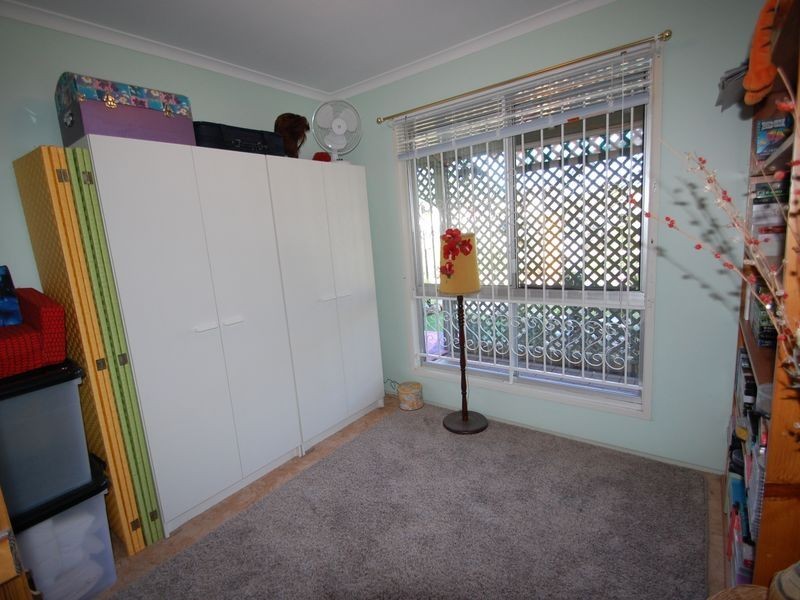 98 Waratah Drive, Crestmead QLD 4132