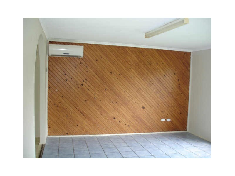 28 Lyngrove Street, Kingston QLD 4114