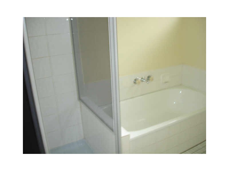 28 Lyngrove Street, Kingston QLD 4114