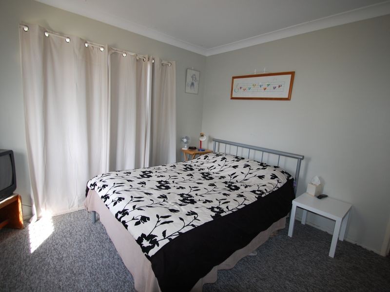 2 Jarrah Crescent, Logan Central QLD 4114