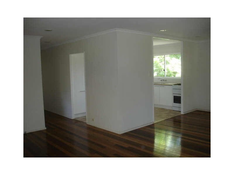 18 Barry Street, Slacks Creek QLD 4127