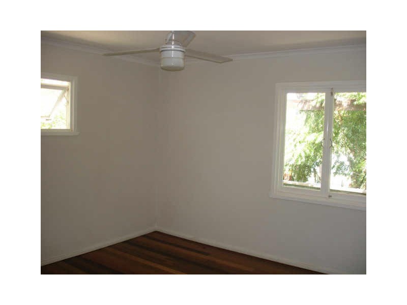 18 Barry Street, Slacks Creek QLD 4127