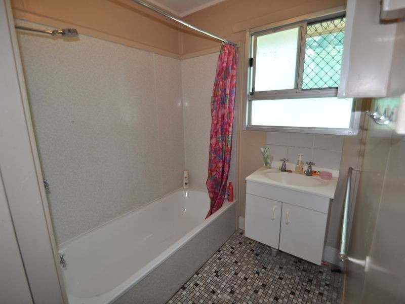 10 Rhoda Street, Loganlea QLD 4131