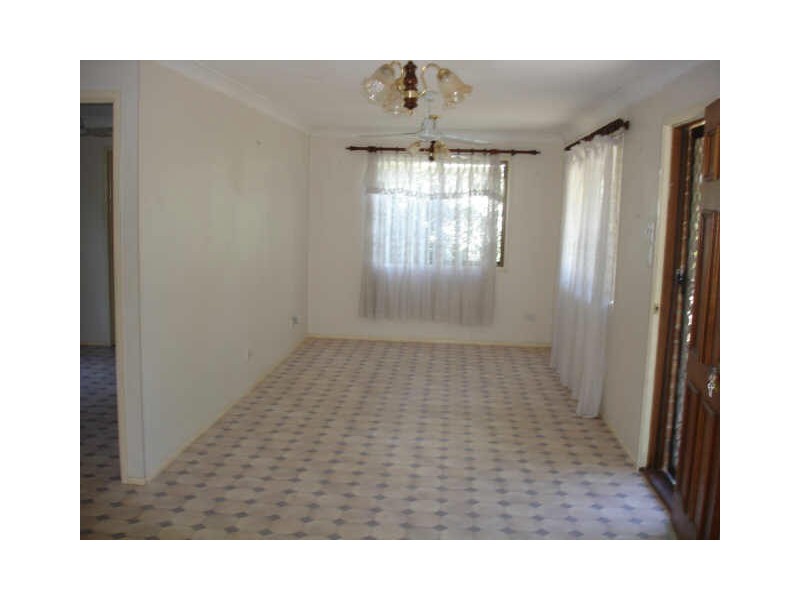 5 Curlew Cres, Eagleby QLD 4207