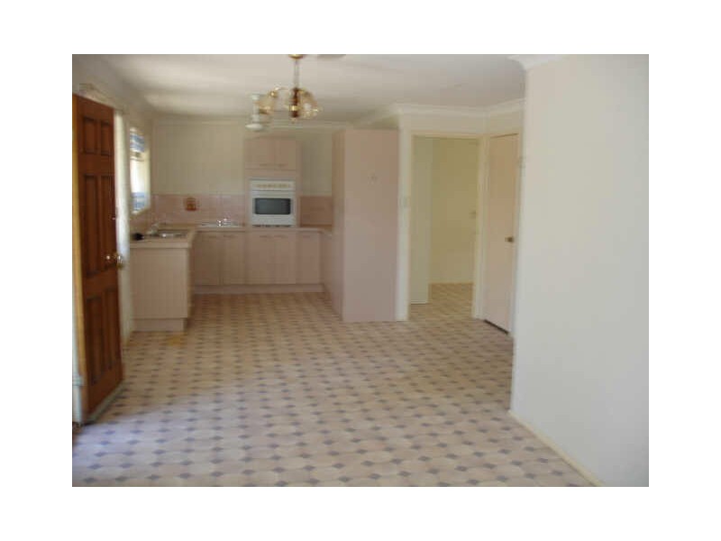 5 Curlew Cres, Eagleby QLD 4207