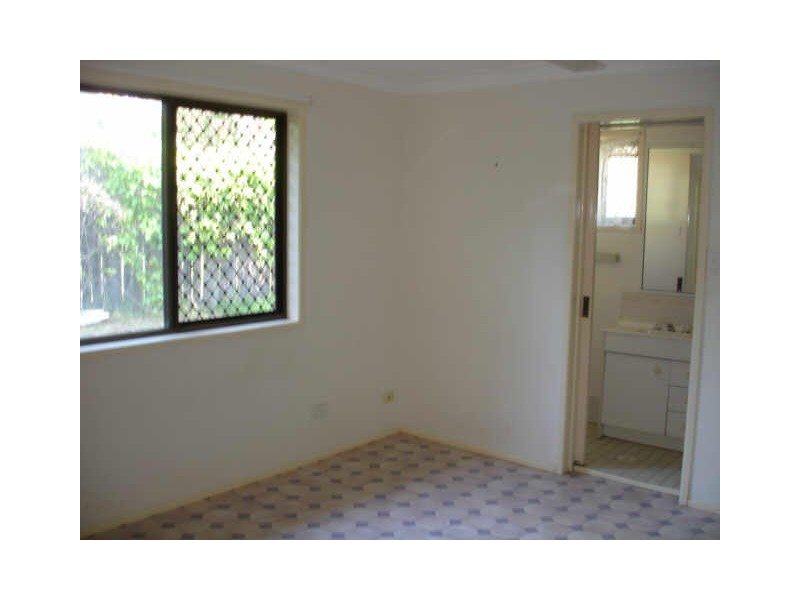 5 Curlew Cres, Eagleby QLD 4207