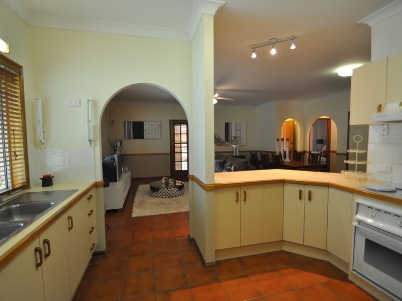 9 Warren Court, Loganlea QLD 4131