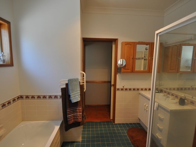 9 Warren Court, Loganlea QLD 4131