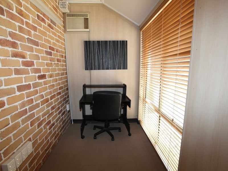 9 Warren Court, Loganlea QLD 4131