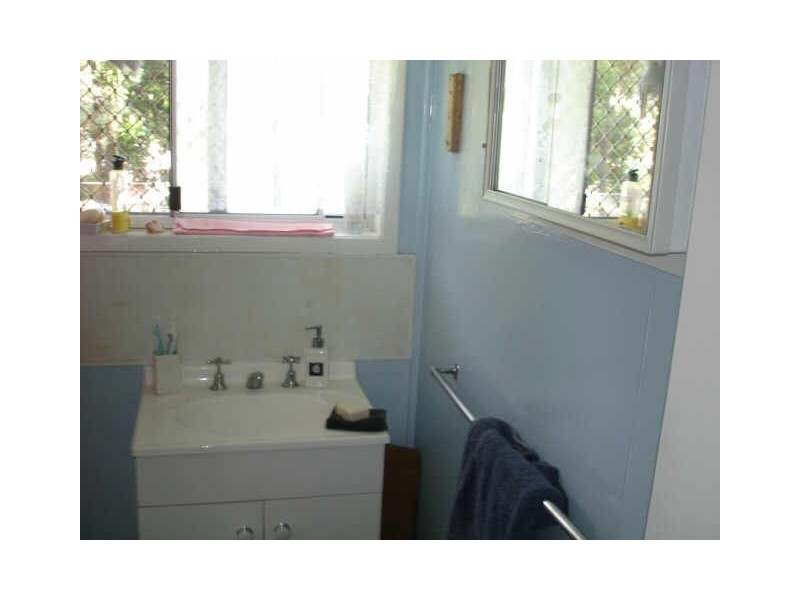 17 Eridani Av, Kingston QLD 4114