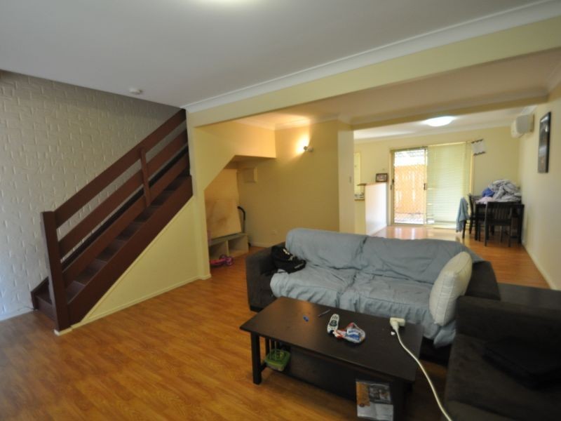 4/16 Ewing Road, Woodridge QLD 4114