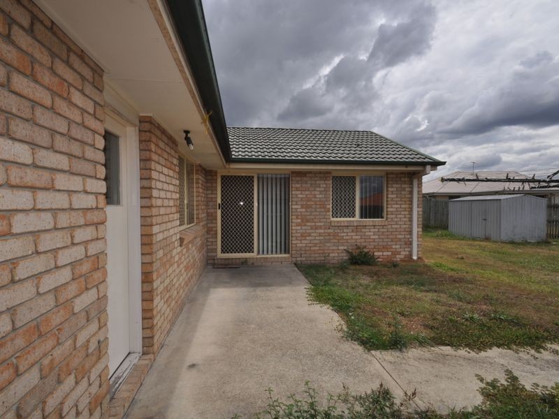 37 Robert South Drive, Crestmead QLD 4132