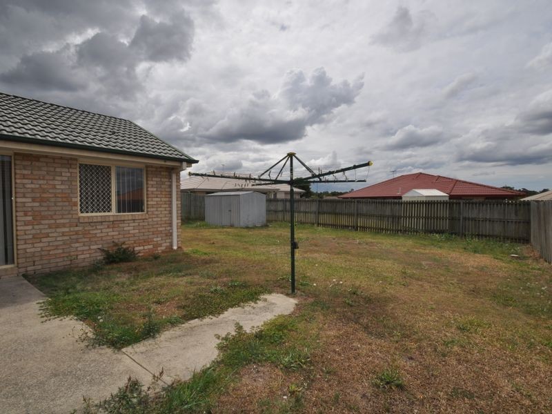 37 Robert South Drive, Crestmead QLD 4132