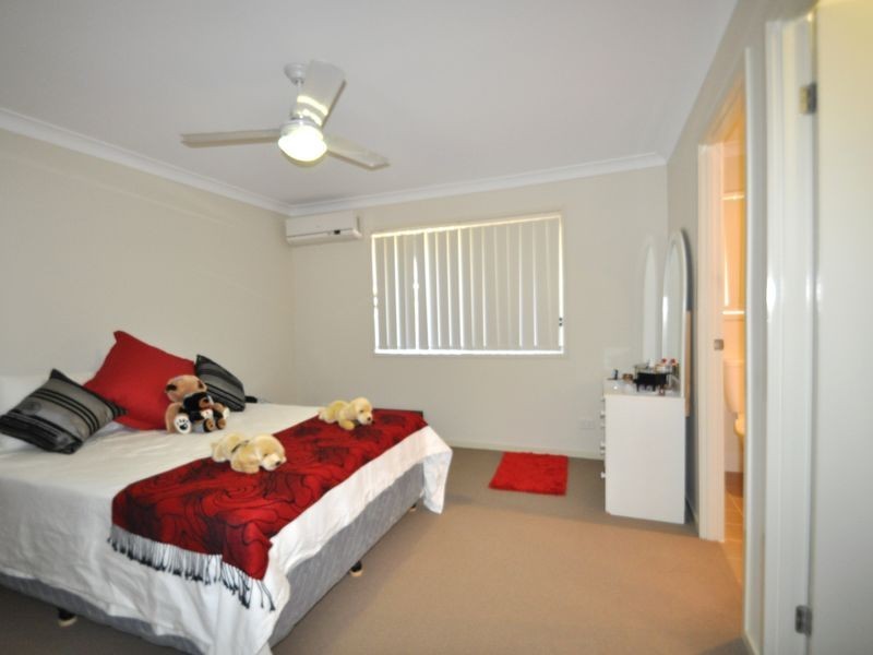 4 Newhaven Street, Marsden QLD 4132