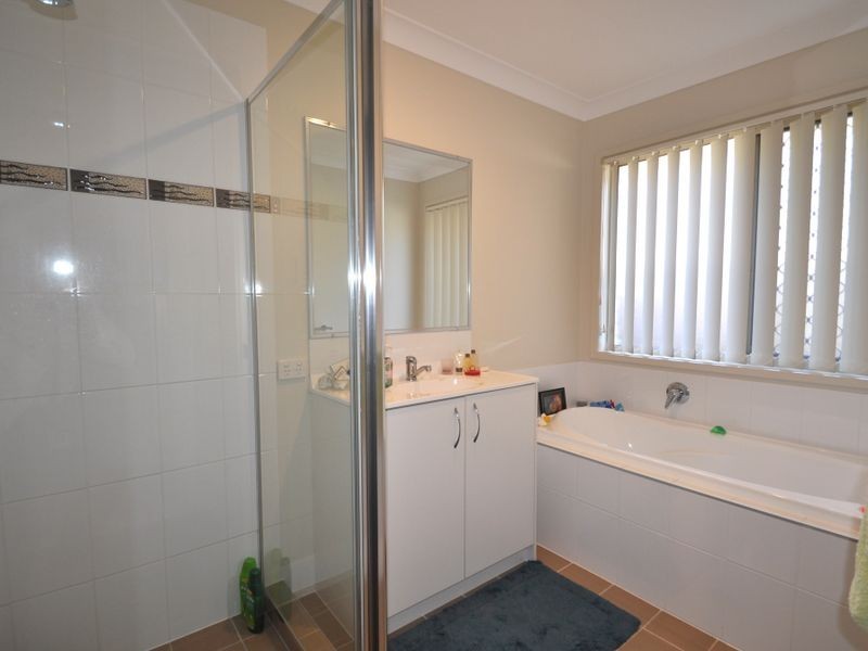 4 Newhaven Street, Marsden QLD 4132